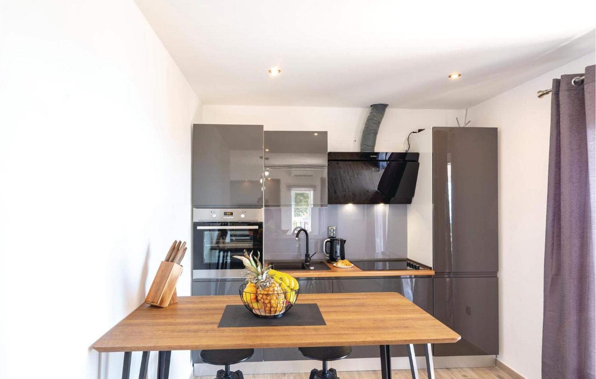 Nice Apartment In Orebic With House Sea View Zewnętrze zdjęcie